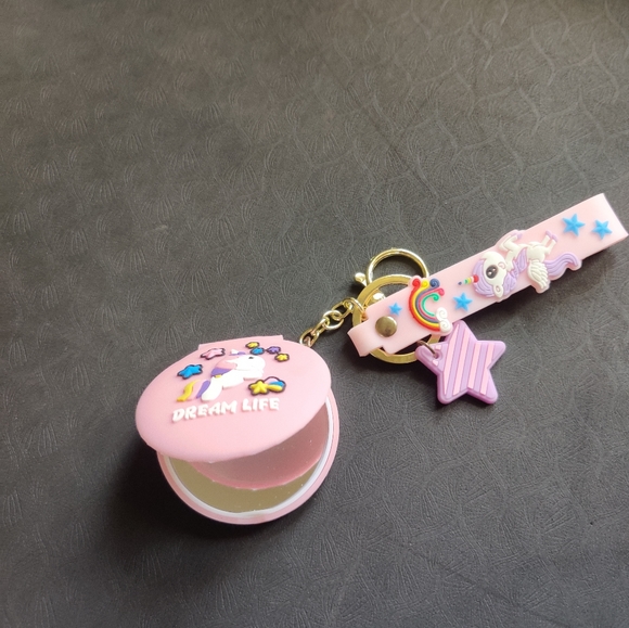 Unicorn keychain - Picture 3 of 6